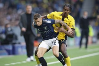 YB et Aston Villa se retrouveront en Europa League un an après le succès 3-0 des Anglais à Berne en Ligue des champions (archives). KEYSTONE/PETER KLAUNZER